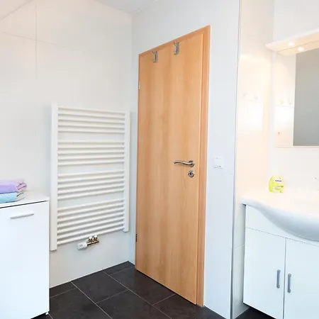 Apartment Mauersegler Im Mueritz Seepark Robel